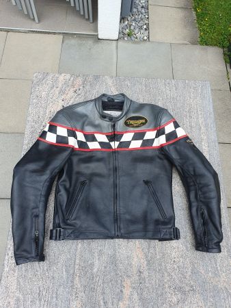 Motorradlederjacke und passende Hose