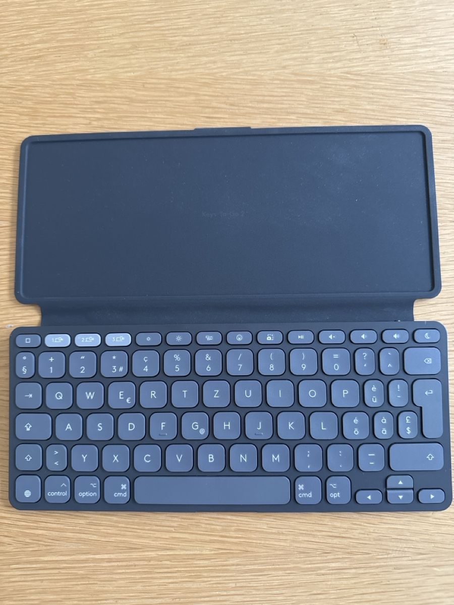 Logitech Tastiere: Logitech Keys To Go 2 for iPad – Nuovo (secondo la descrizione) da Zürich venduto da ann_j9z9
