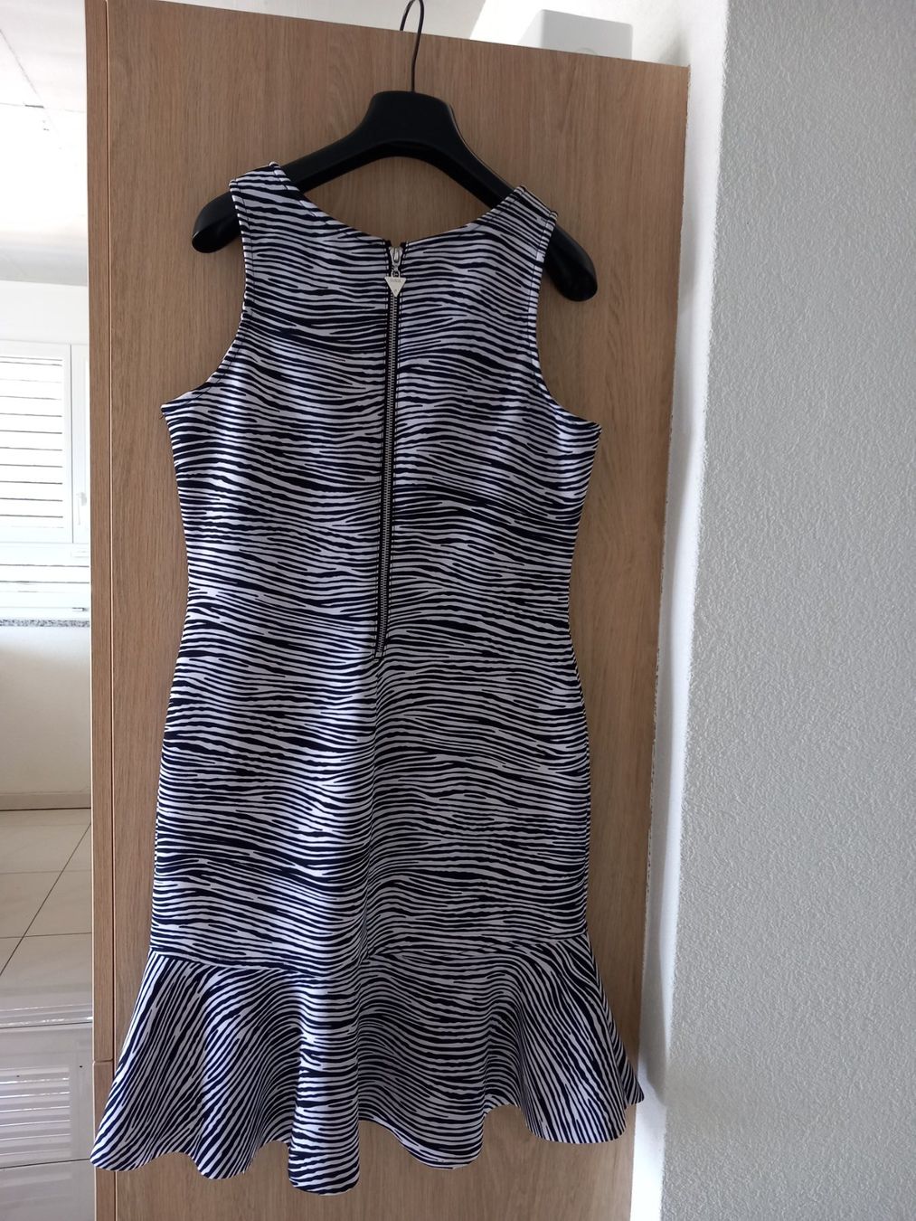 Guess Vestiti: Robe Guess stretch – Usato da La Chaux-de-Fonds venduto da Boutique333 1