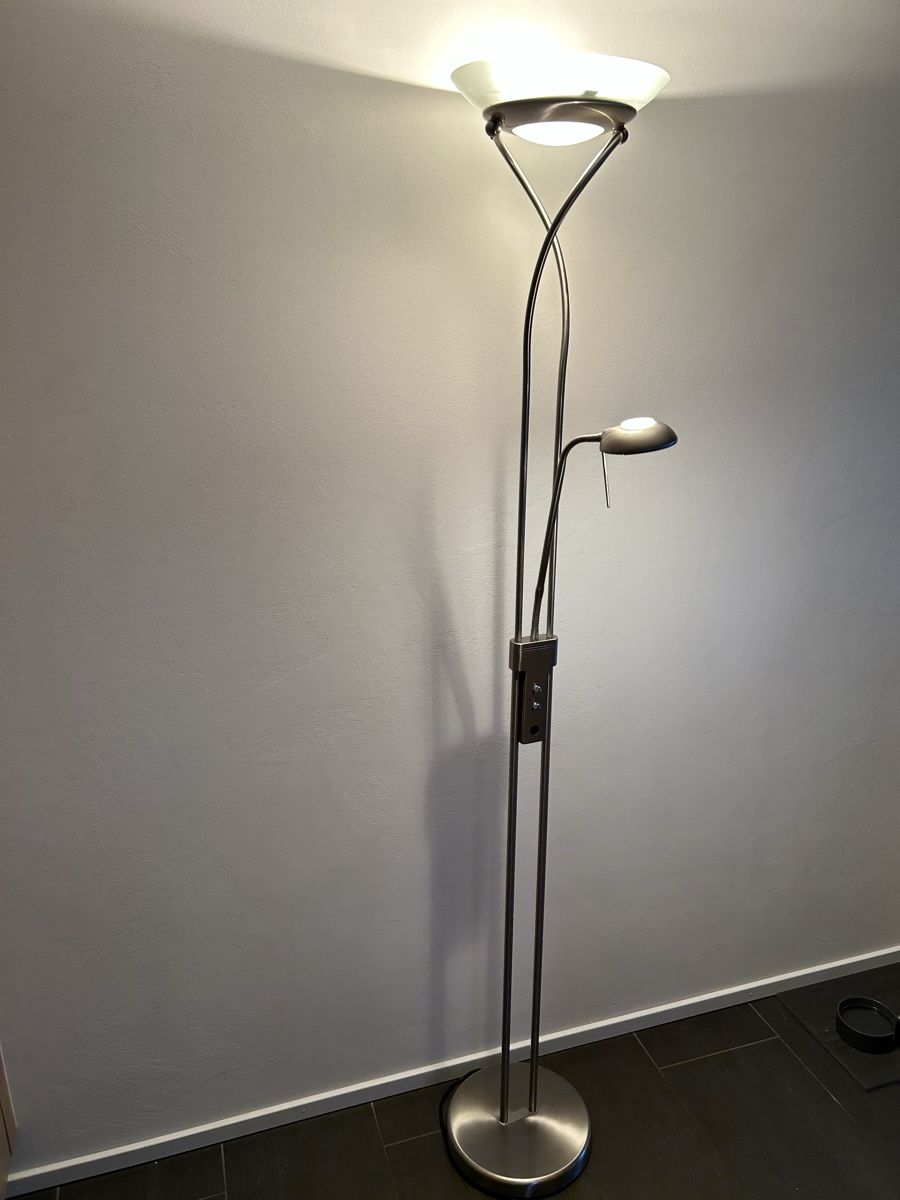 Lampade: Stehlampe dimmbar – Usato da Aeschlen ob Gunten venduto da Maensch