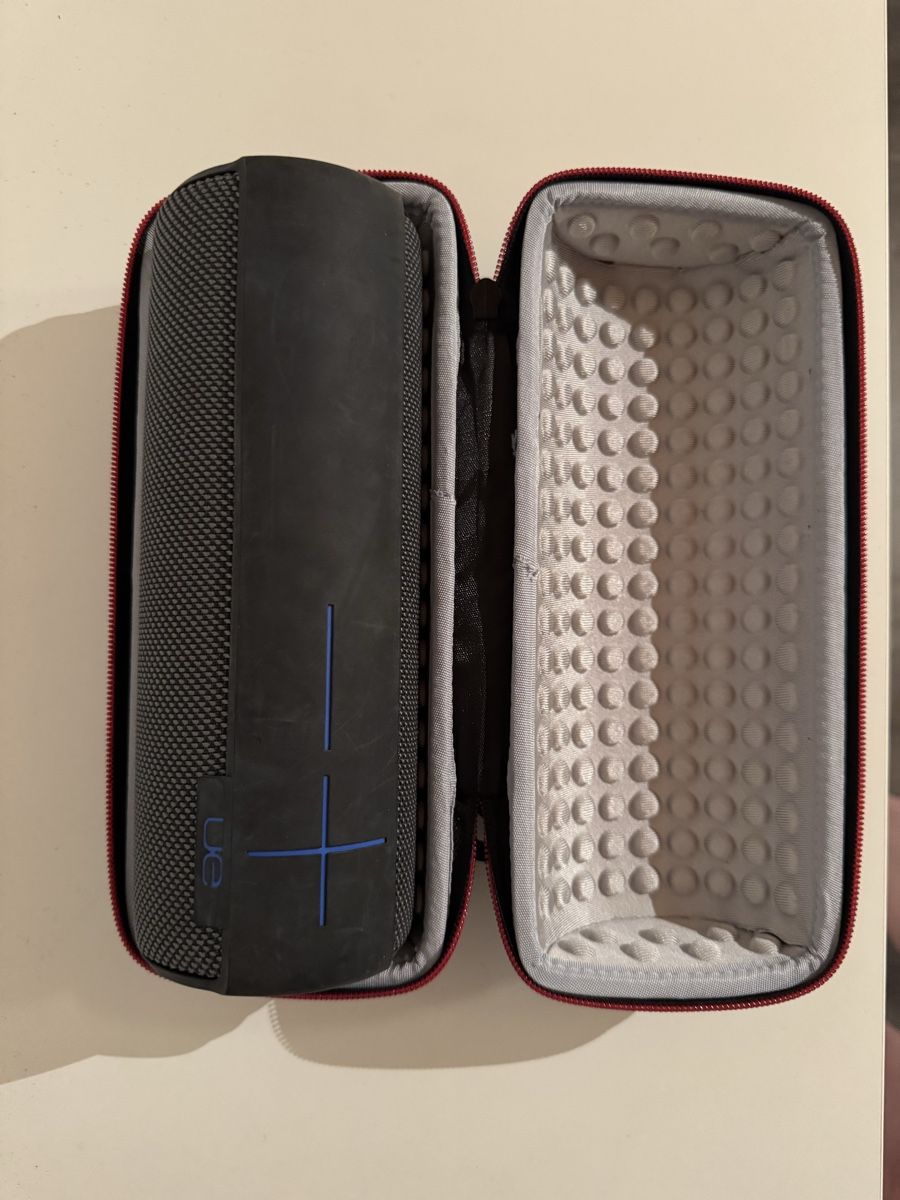 Ultimate Ears Haut-parleurs: UE Megaboom mit Hülle – D'occasion à Thierachern par jassi92 1