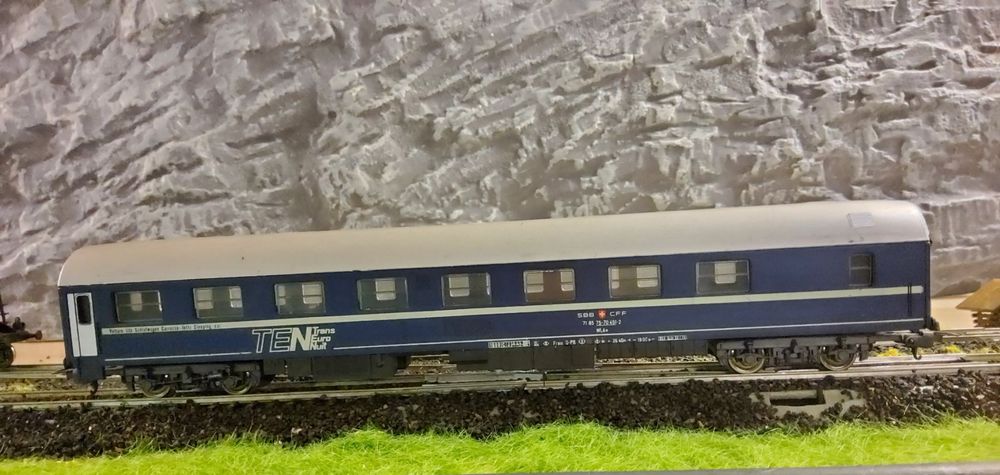 LIMA 1/160 échelle N ref 320305 RARE lot de 2 voitures TRANS EURO NUIT