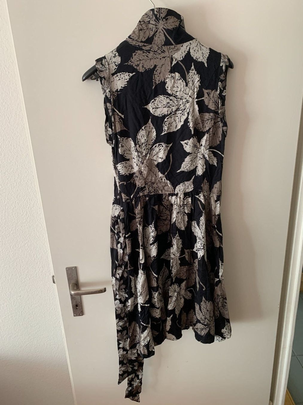 Mango Vestiti: Neuwertiges MANGO Kleid Grösse: M – Nuovo (secondo la descrizione) da Zürich venduto da chi82 5