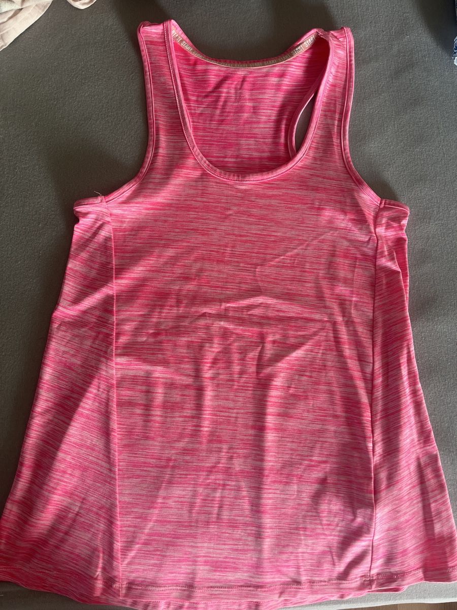 Tops: Sport Top Pink – Gebraucht aus Zürich von Zhau.53