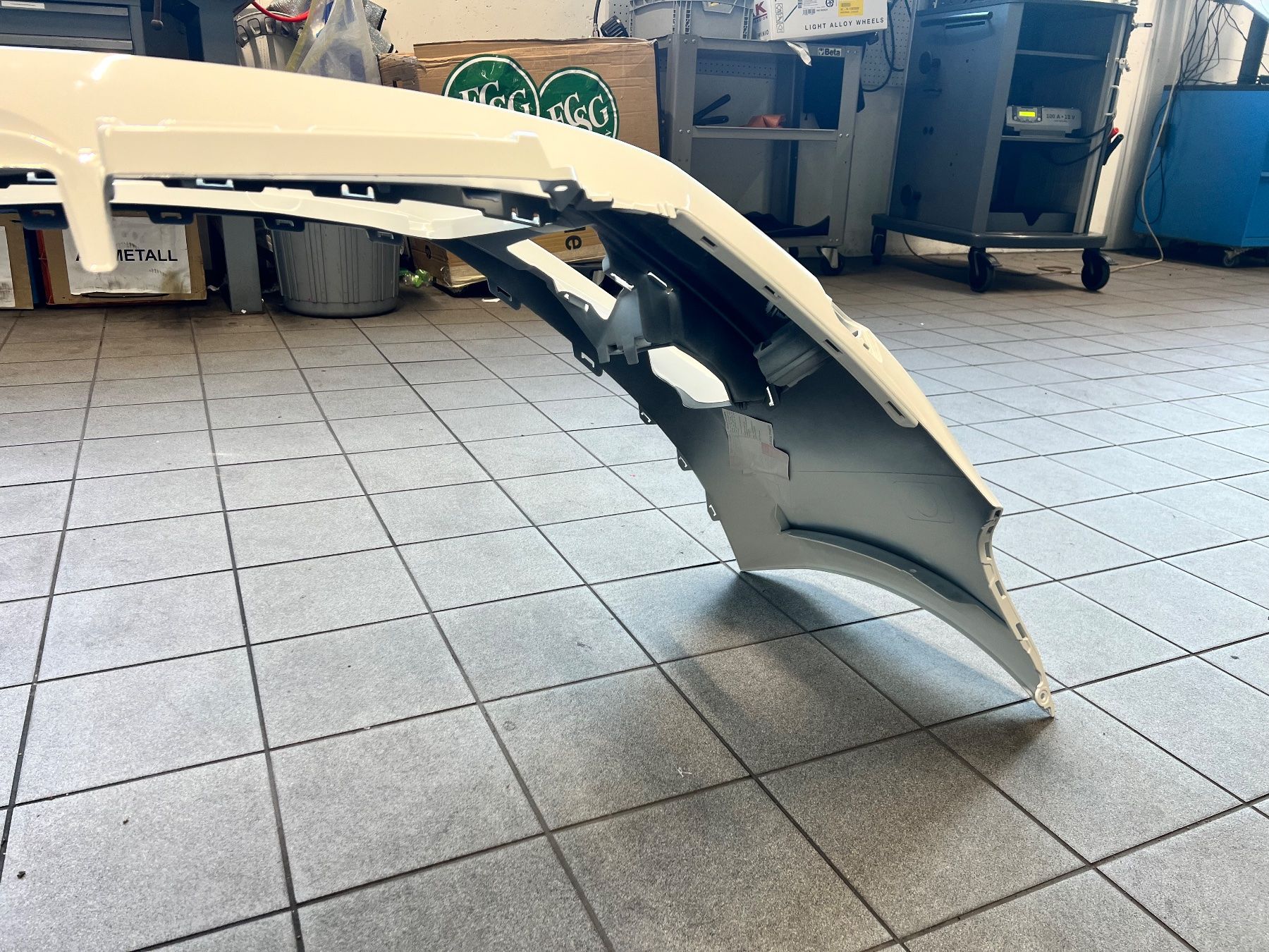 Volkswagen Tutti pezzi di ricambio auto: VW Golf 7 Stossstange – Usato da Freidorf TG venduto da sarotiko 4
