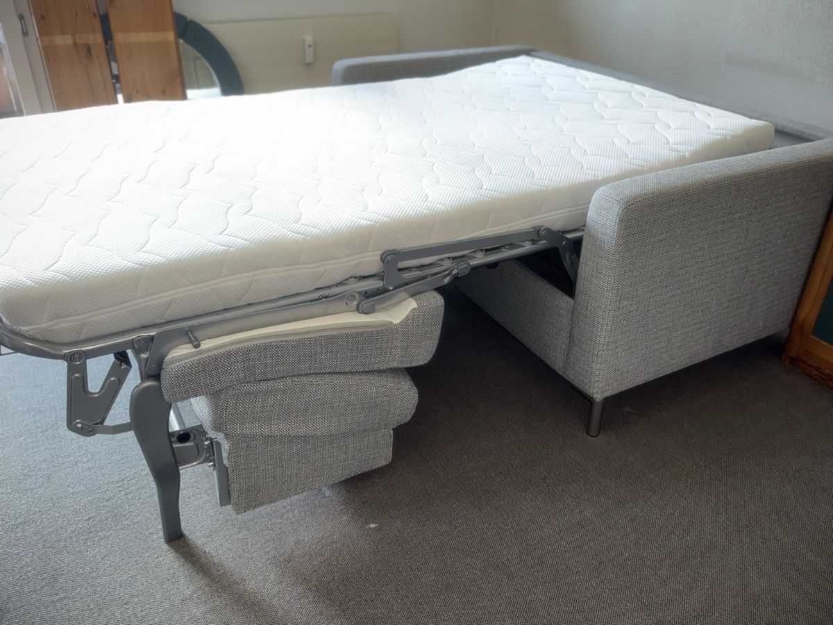Sofas: Bettsofa grau guter Zustand 2 Sitzer – Gebraucht aus Lenzburg von Mhmhmh 2
