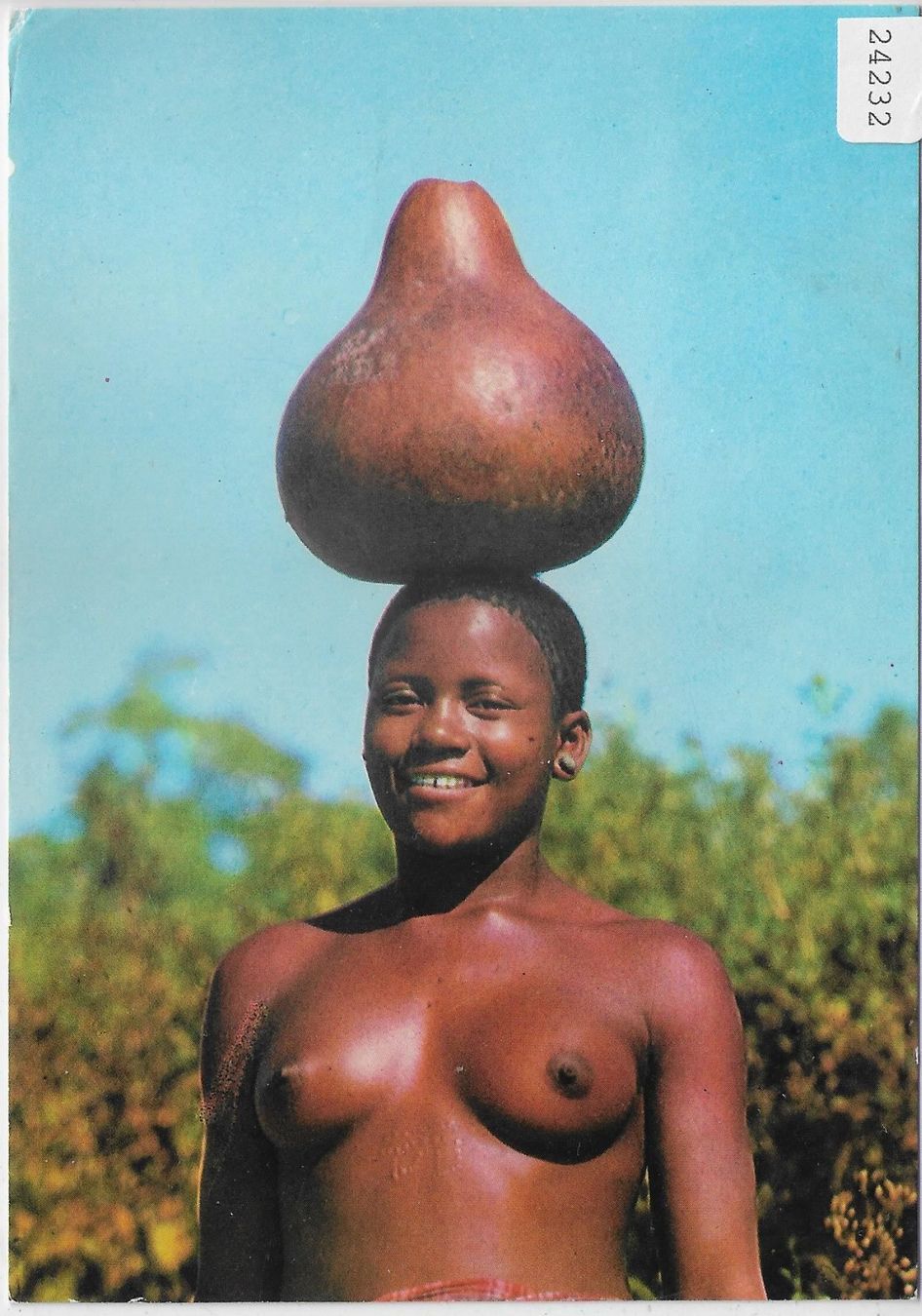 Maschere: Kenya - Giriama Mädchen mit ihrem – Antico da Ettingen venduto da Kartenplanet