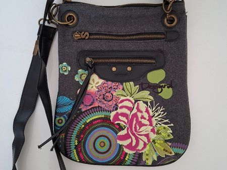 Sac bandoulière Desigual gris fleuri – style bohème vintage