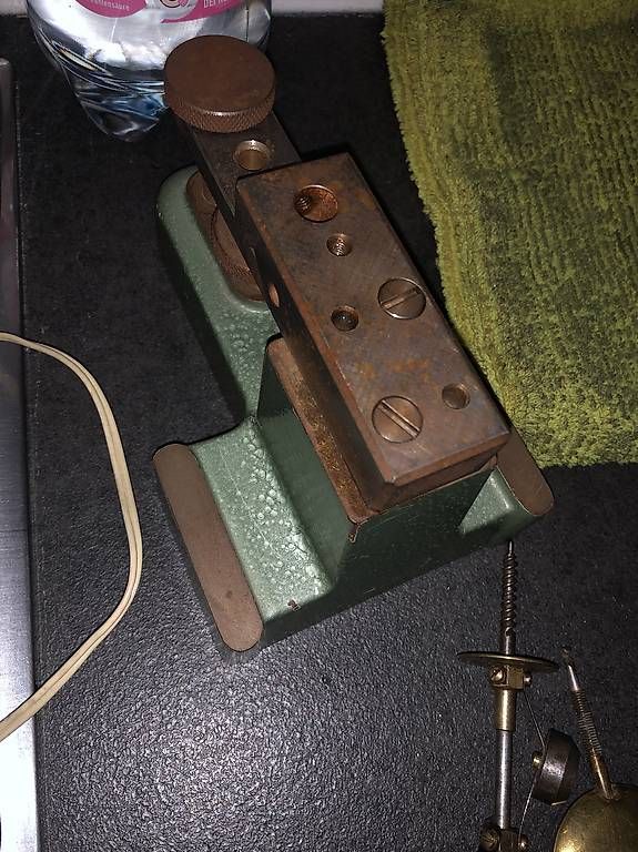 Tutti gli attrezzi: Horlogerie gabarit de perçage vintage – Usato da La Chaux-de-Fonds venduto da reg_yw68 2