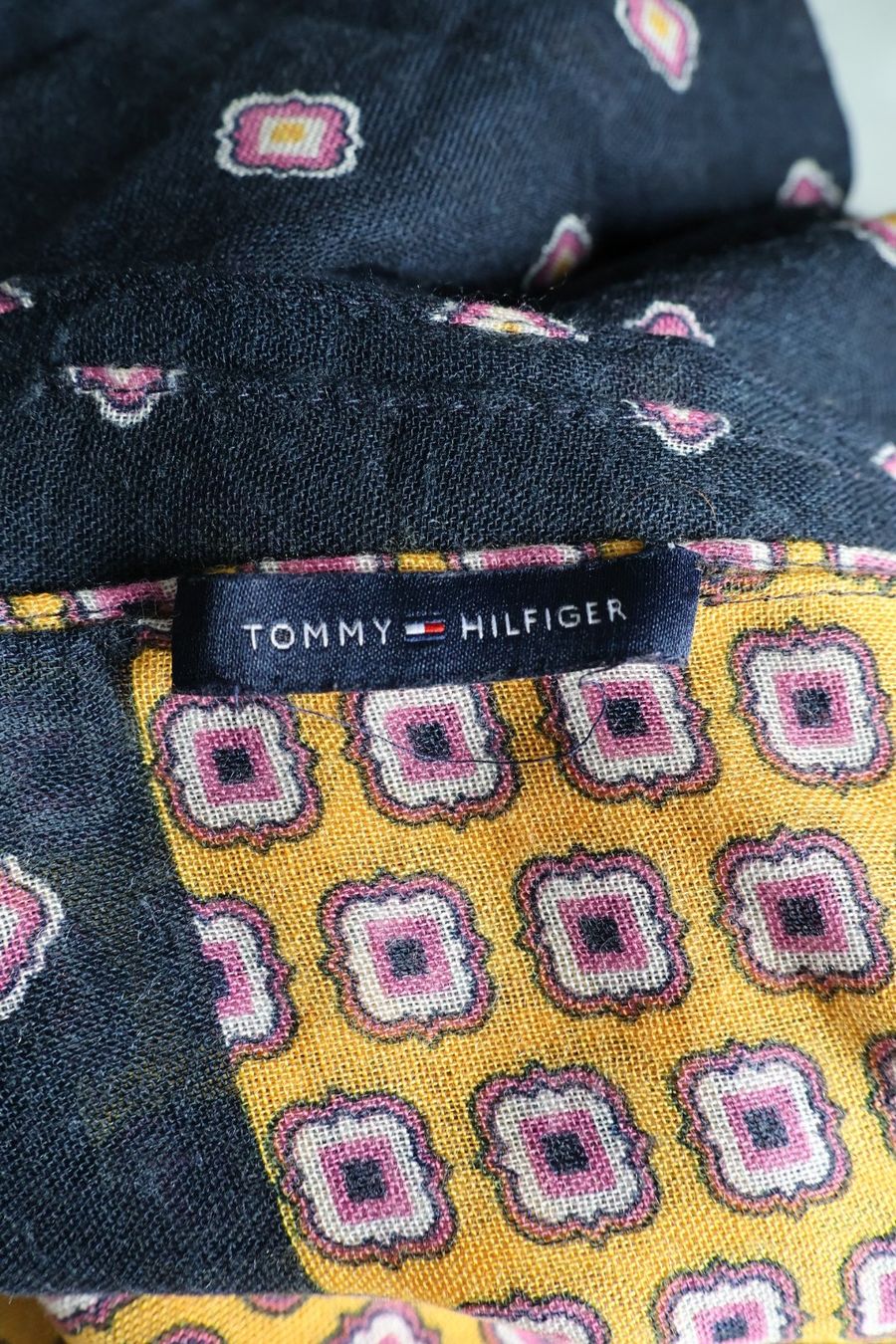 Tommy Hilfiger Foulard & Sciarpe: Tommy Hilfiger Schal – Usato da Winterthur venduto da jul_v9wx 3