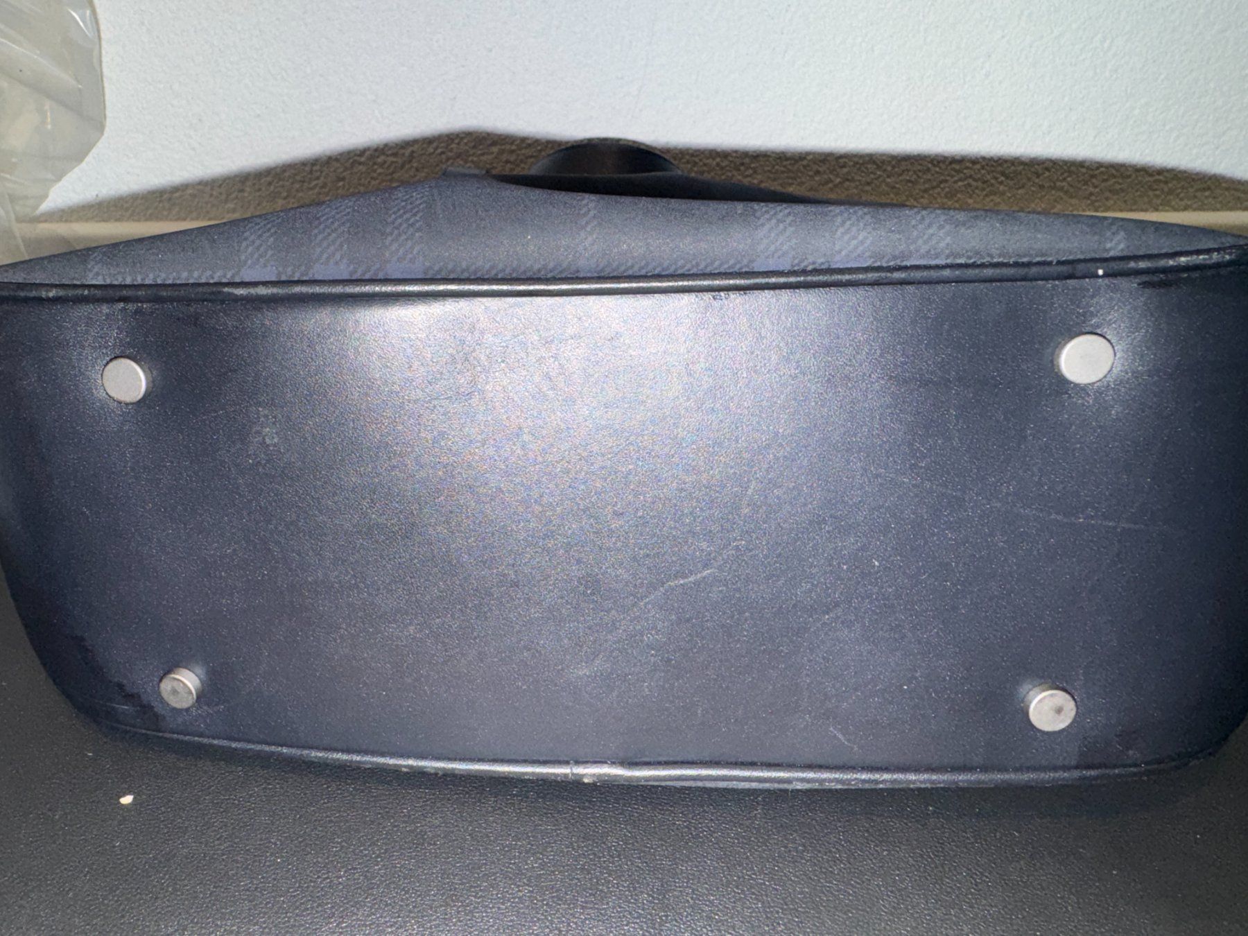 Burberry Sacs femmes: Sac Burberry Smoke – D'occasion à Romont FR par Djeb7 1