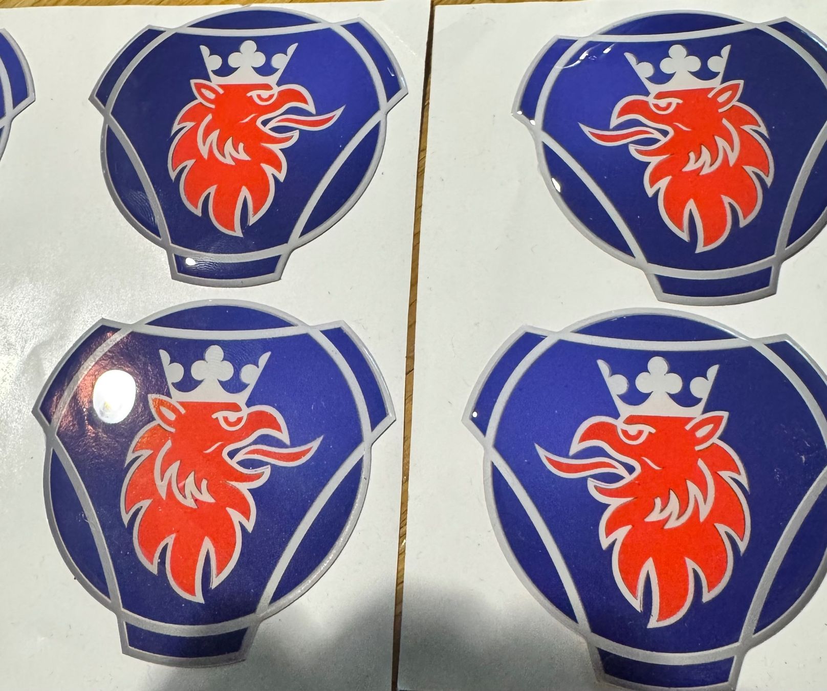 Aufkleber: Kleber 3D Scania Rot – Neu und originalverpackt aus Dielsdorf von autcars