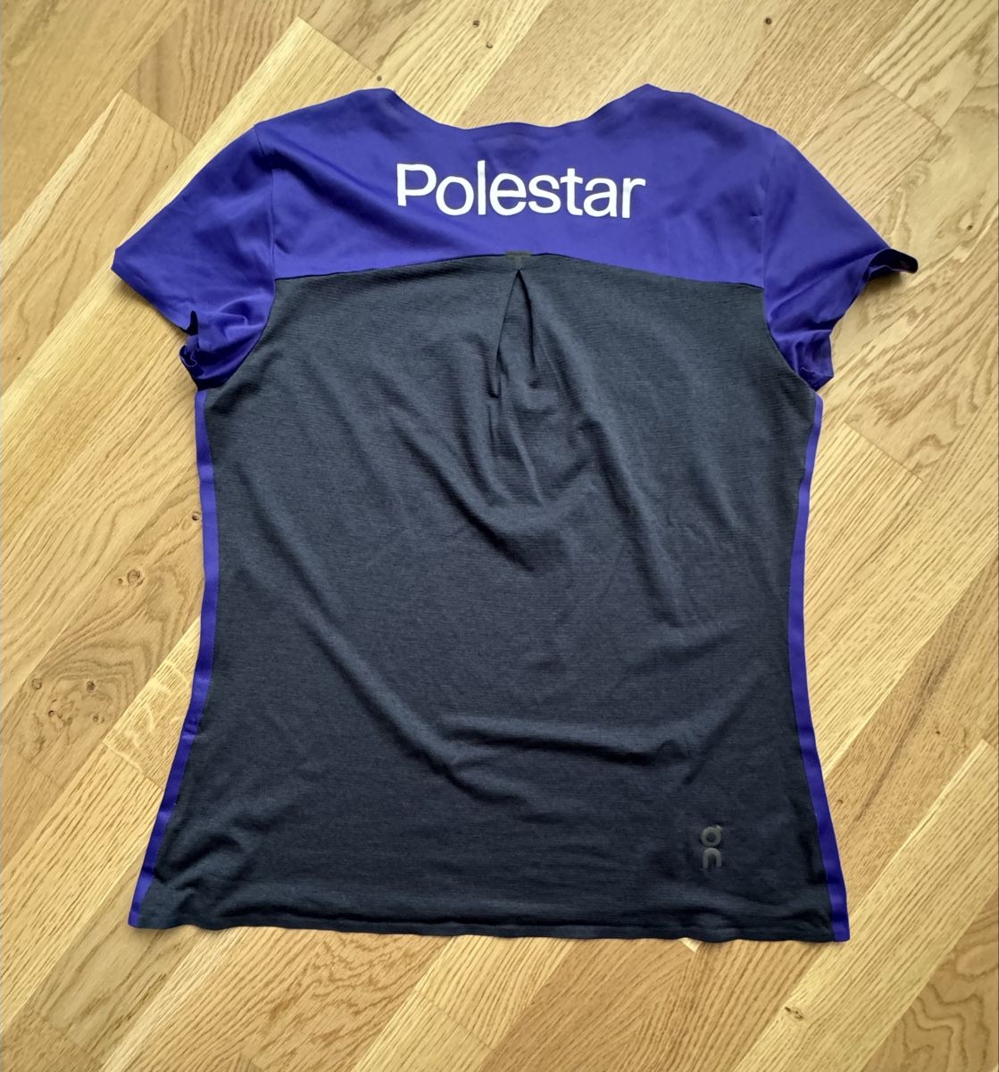On T-Shirts: On Performance Shirt S – Neu (gemäss Beschreibung) aus Thun von DascheLii 1