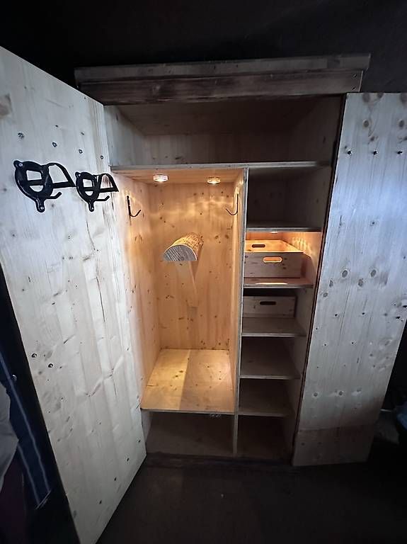 Schränke: Sattelschrank – Gebraucht aus Bauma von mic_gy2y 1
