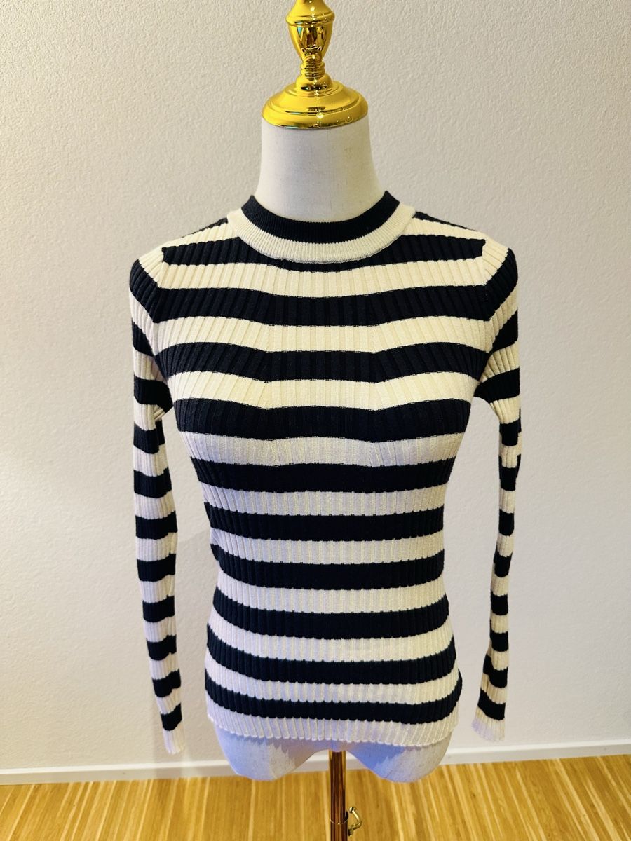 Maglioni & Felpe: Light sweater size XS/S – Nuovo (secondo la descrizione) da Neuchâtel venduto da agn_jc66