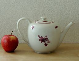 Théière vintage en porcelaine fine, Langenthal, 1942