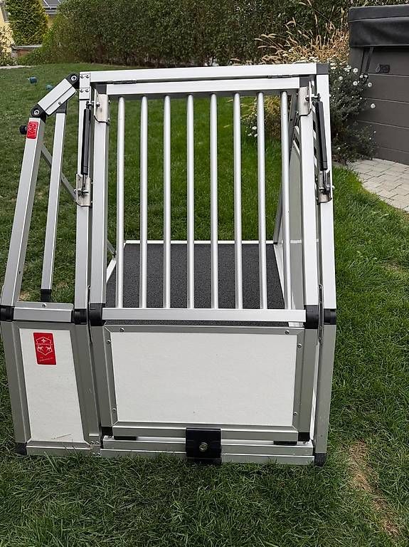 Cages, transport & sécurité: Hundebox fürs Auto – D'occasion à Schönholzerswilen par ste_rpk5