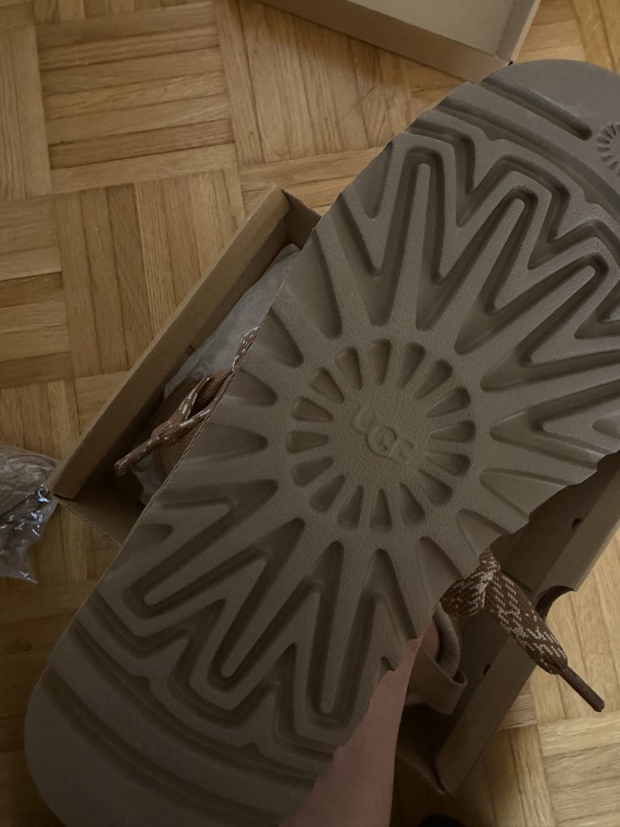 Damenschuhe: UGG  – Neu und originalverpackt aus Reinach BL von van_h62b 6