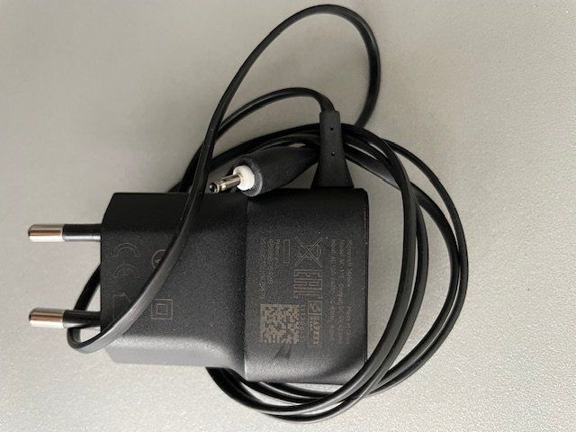 Nokia Ladegeräte: NOKIA Netz-Ladegerät AC-11E mit 2mm Rundstecker – Gebraucht aus Thun von racer59