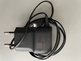 NOKIA Netz-Ladegerät AC-11E mit 2mm Rundstecker