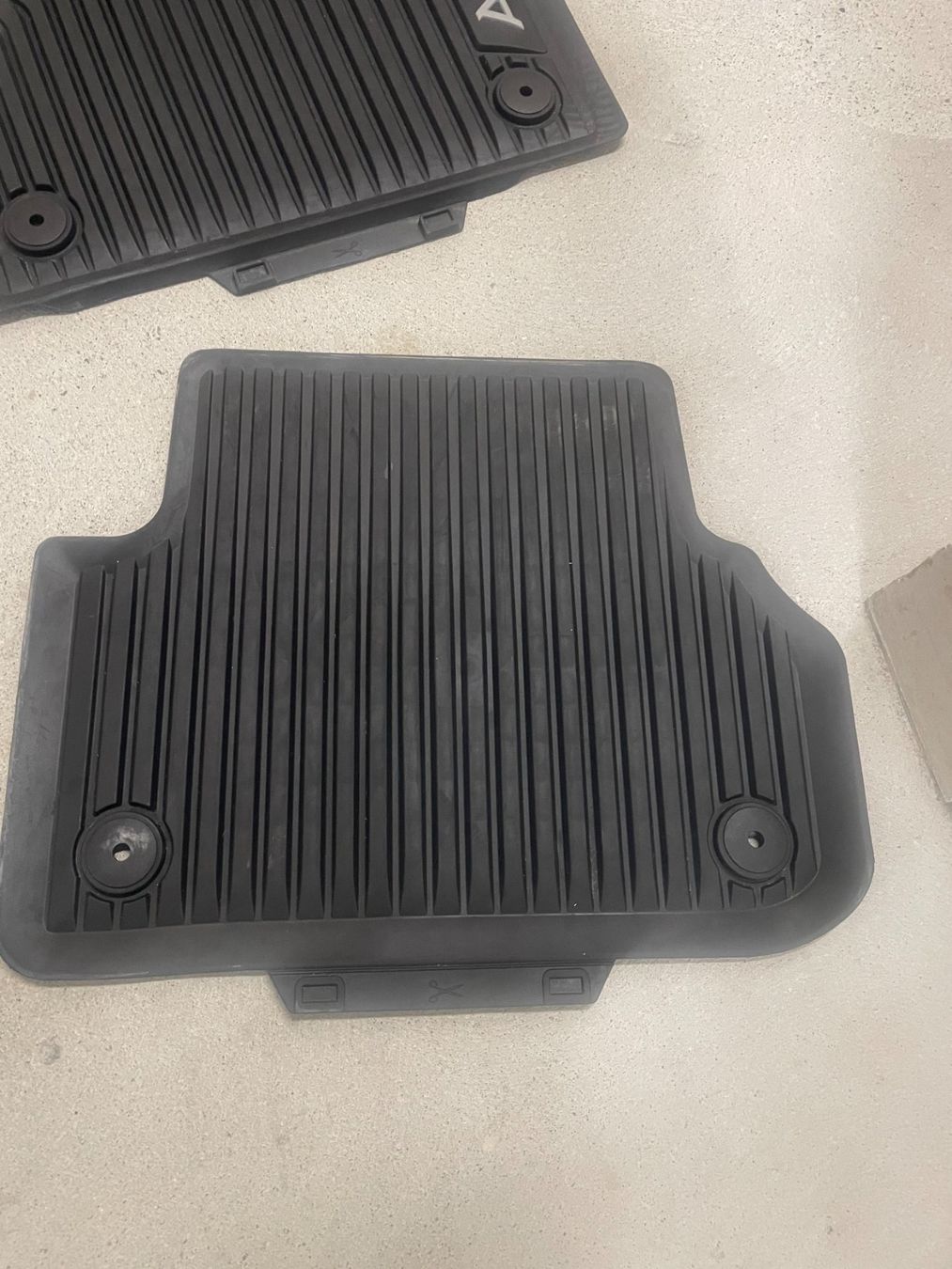 Tappeti & Tappetini: Audi A4 B9 Gummimatten Winter – Usato da Oberwil BL venduto da max_dw88 1