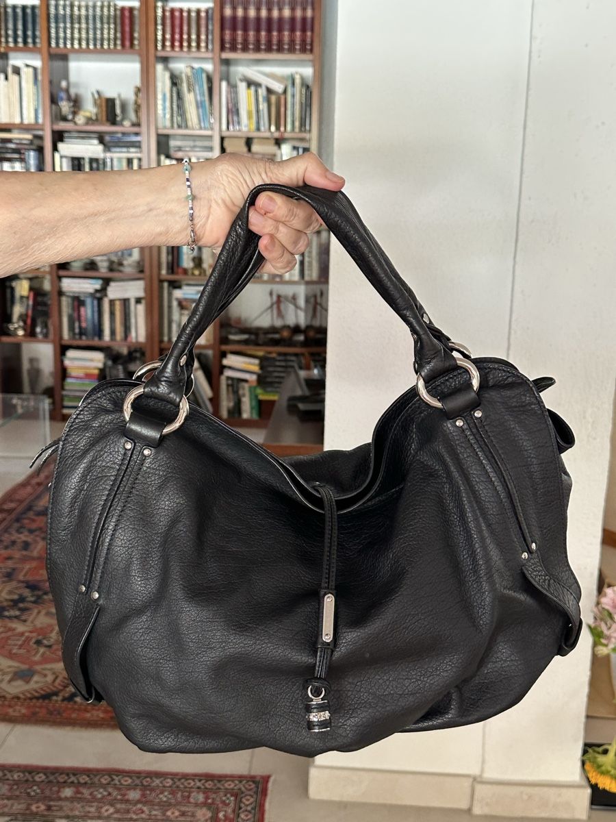 Celine Sacs femmes: Celine Handtasche Schwarz Leder – D'occasion à Rueschlikon par Lola213