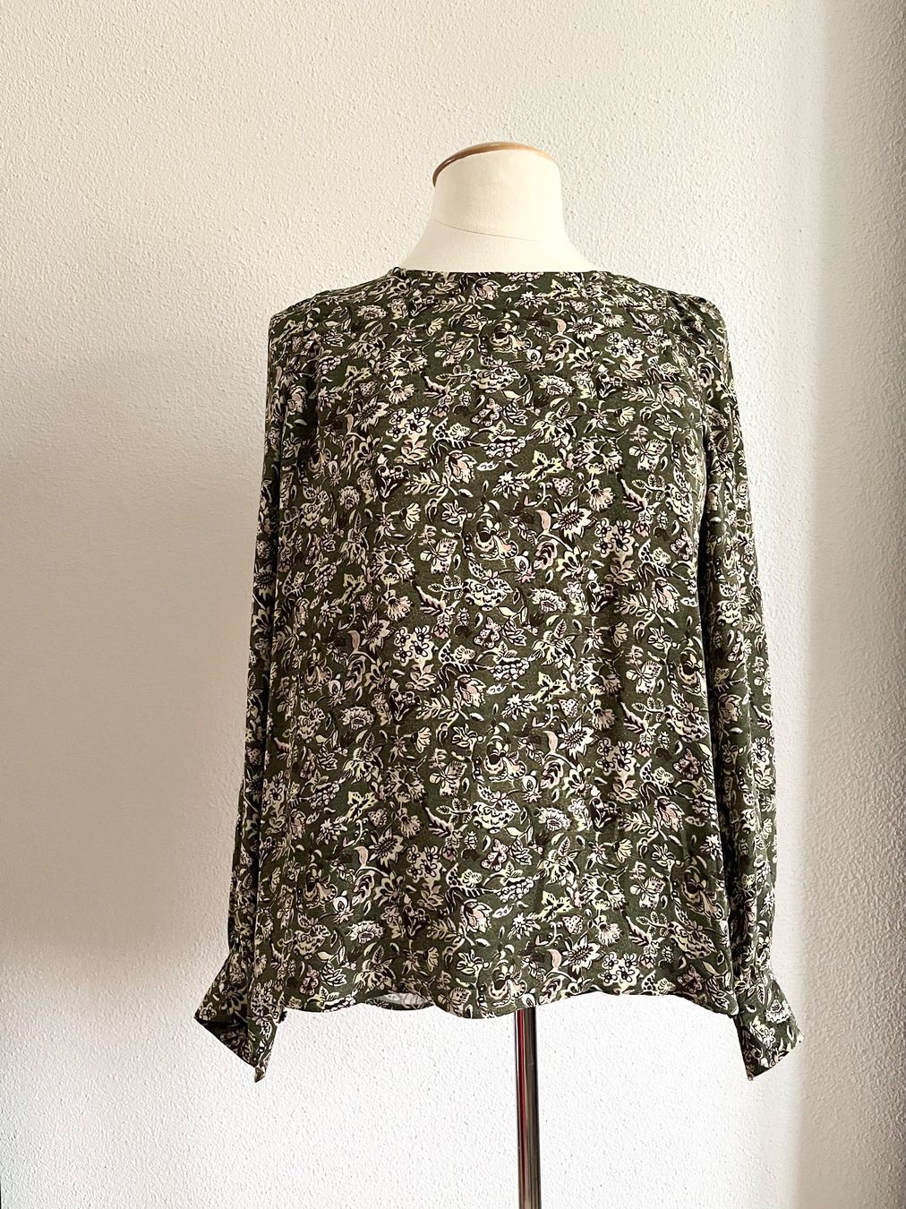 Luisa Cerano Camicette: Luisa Cerano: Bluse, Blümchen auf Grün, 38 – Usato da Luzern venduto da ellitussi 1