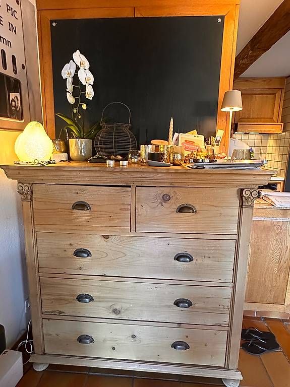 Cassettiere: Grande commode en bois – Usato da Lausanne venduto da mat_m95g 1