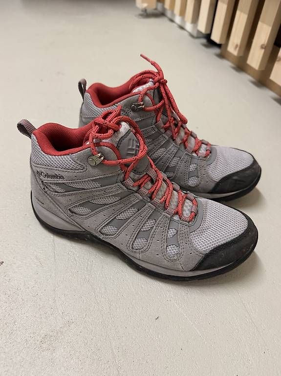 Chaussures femmes: Hiking Shoes – D'occasion à Zürich par dzoz 1