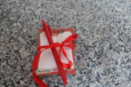Weihnachtsnotizblock und Kugelschreiber