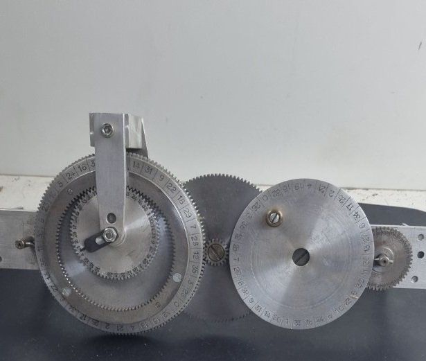 Altes mechanisches Messinstrument (Gebraucht) in Flums für CHF 19 – mit ...