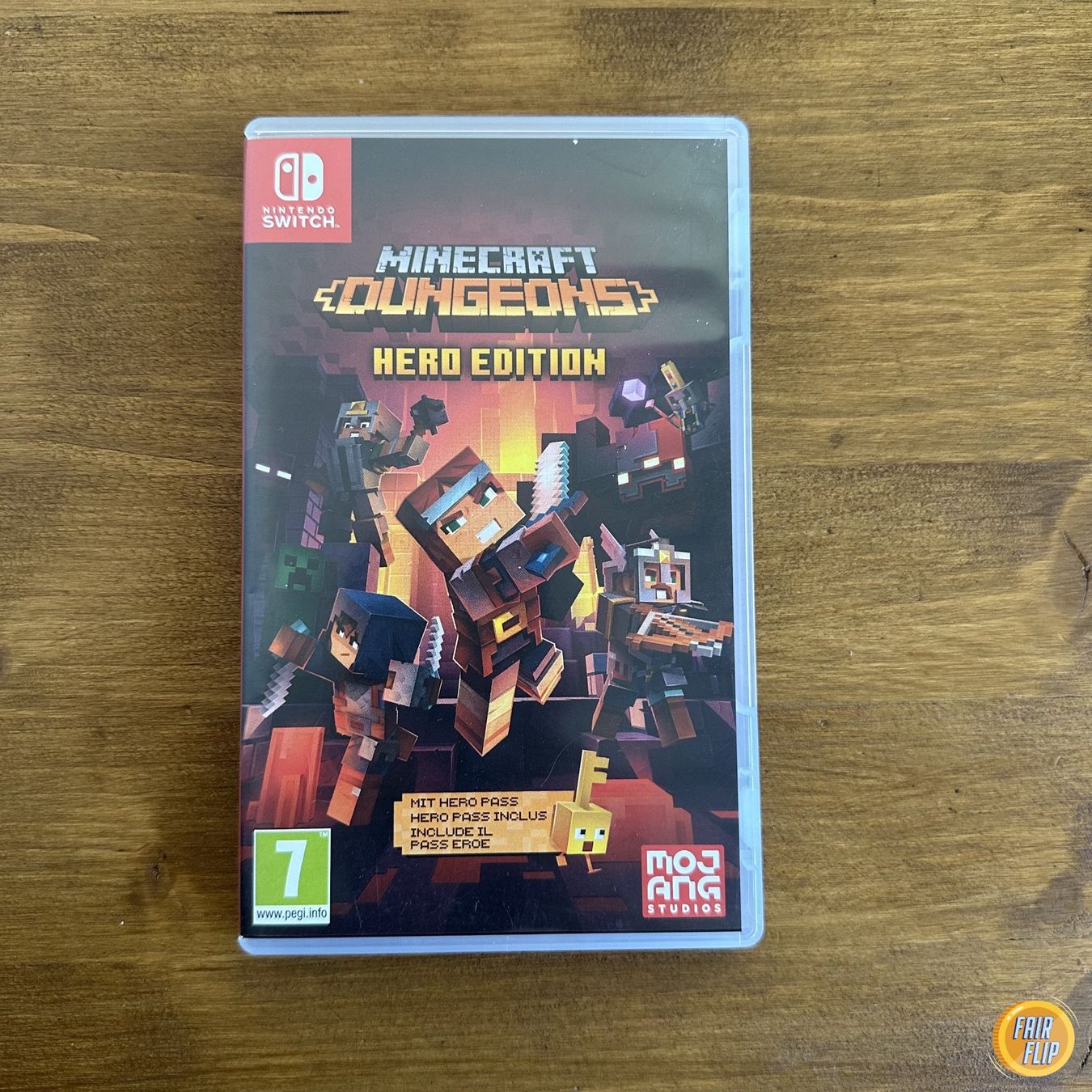 Nintendo Jeux: Nintendo Switch Minecraft Dungeons Hero Edition – D'occasion à Luzern par fairflip