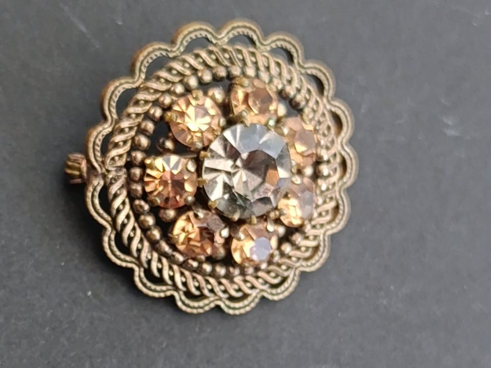 Spille & Fermagli: Broche Vintage Style Rétro ! – Usato da Genève venduto da EcrinVintage