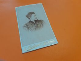 SCHWIIZER FRAU DAZUMAL - JUNGI LOZäRNERI - LUZERN