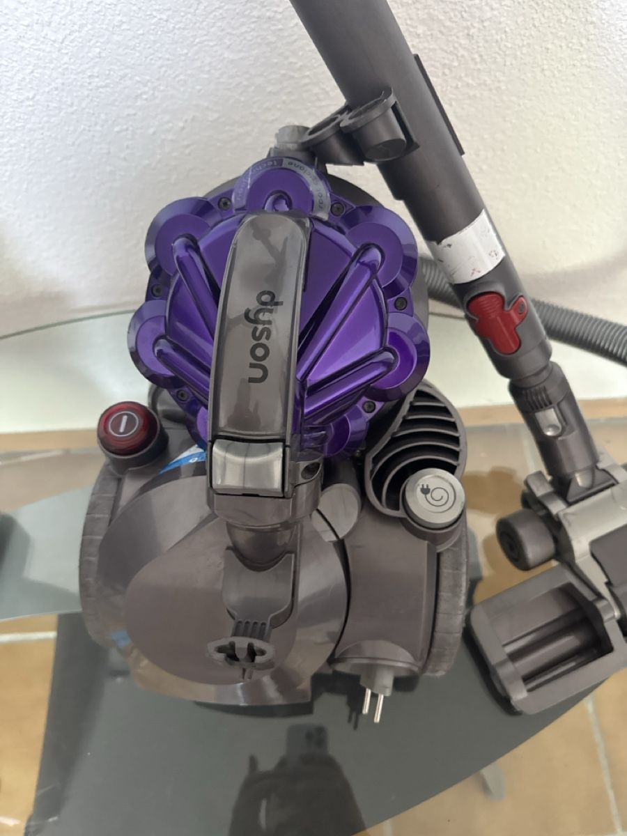 Staubsauger & Zubehör: Aspirateur Dyson  – Gebraucht aus Soyhières von Jura22 3