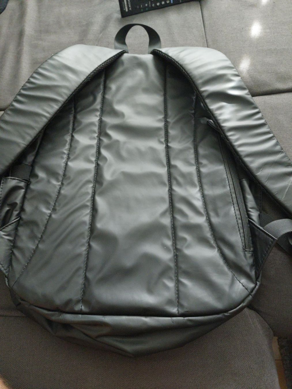 Zaini: Rucksack , schwarz- Smartbag mit integriertem USB-USB Kabel – Usato da Ballwil venduto da Vielzocker 1