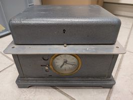 Antiker Zeit- und Datumstempelapparat, Bürki, mechanisch