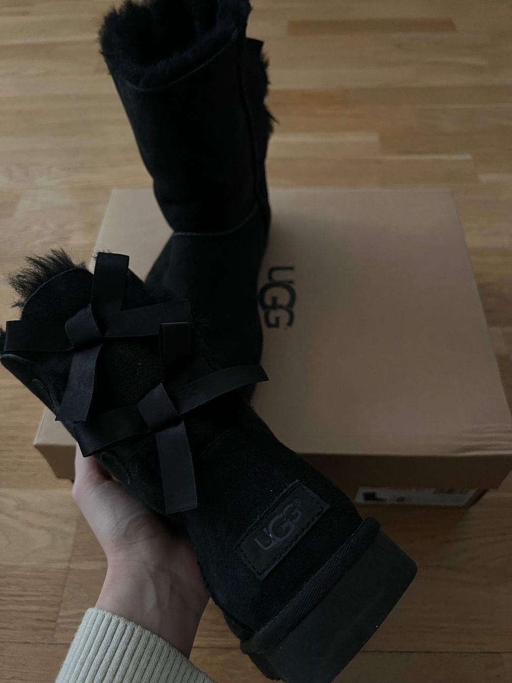 Ugg Damenschuhe: UGG in schwarz – Neu (gemäss Beschreibung) aus Wetzikon ZH von sar_vnk8