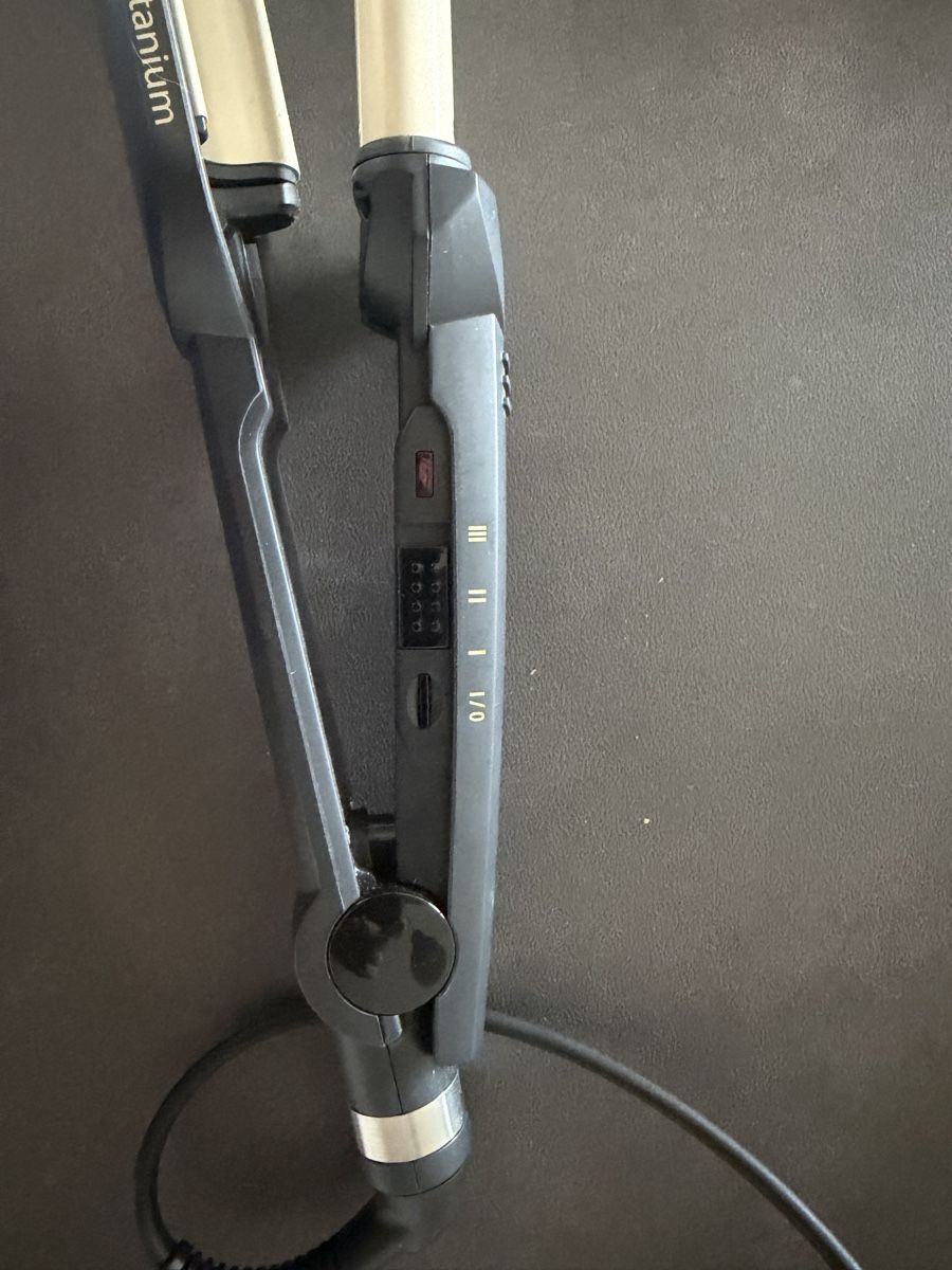 BaByliss Piastre & Arricciacapelli: Babyliss Welleneisen  – Usato da Therwil venduto da Les0 1