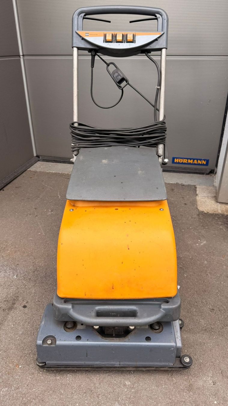 Tutte le macchine: Bodenreinigungsmaschine – Usato da Schwanden GL venduto da mar_826b