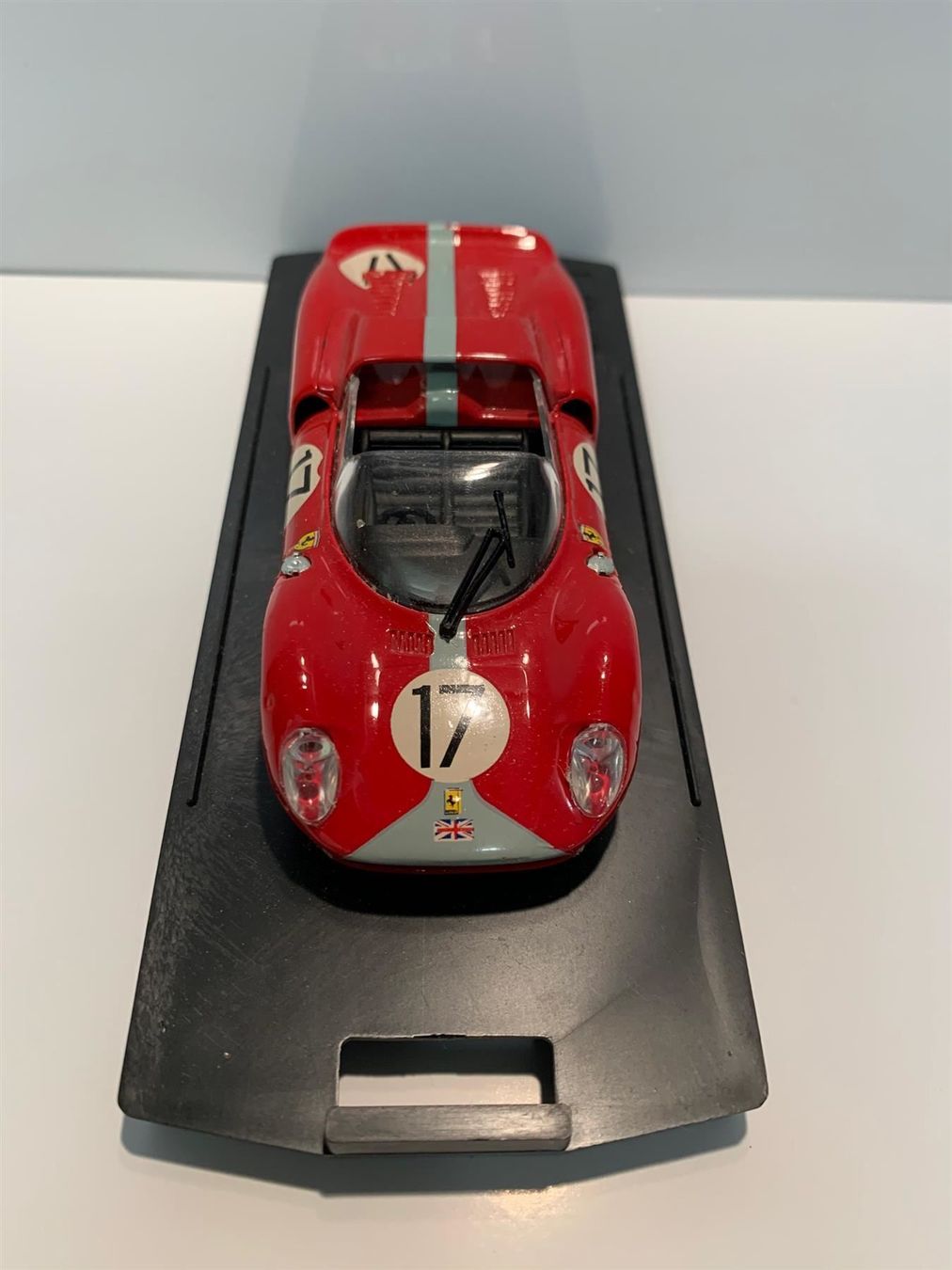 Ferrari Modellautos: Ferrari P2 Spider Le Mans 1965 1:43 – Defekt aus Kerzers von tisyayasuBE 4