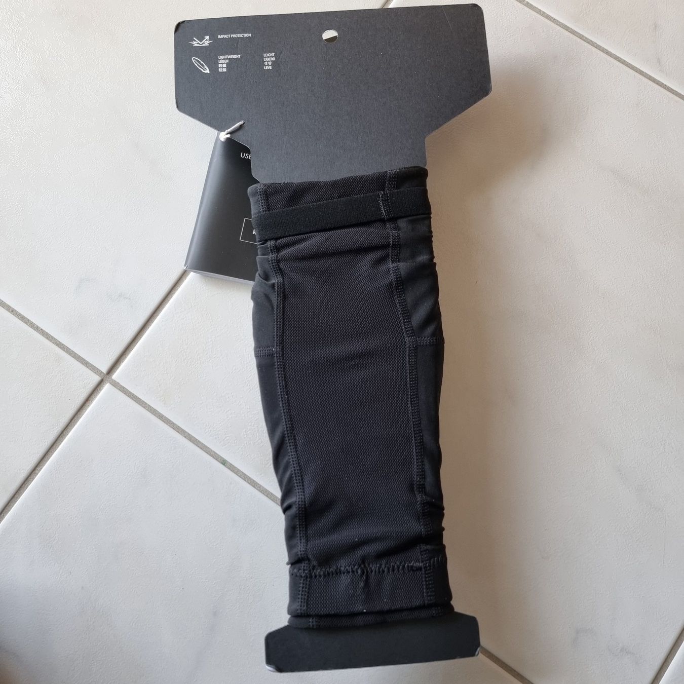 Protezioni & Imbottiture: NEUE Oakley Ellebogenschoner Gr. S/M – Nuovo e nell'imballaggio originale da Arth venduto da Africa44 2