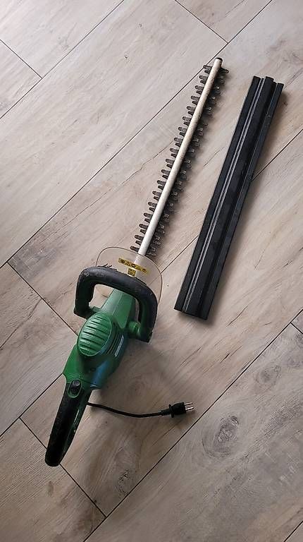 Alle Werkzeuge: Electric hedge trimmer - Okay – Gebraucht aus Denges von sim_pt5w