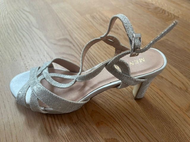 Damenschuhe: Wundervolle Glitzer-Sandalen silber von Menbur – Gebraucht aus Steinmaur von Dyleila 1