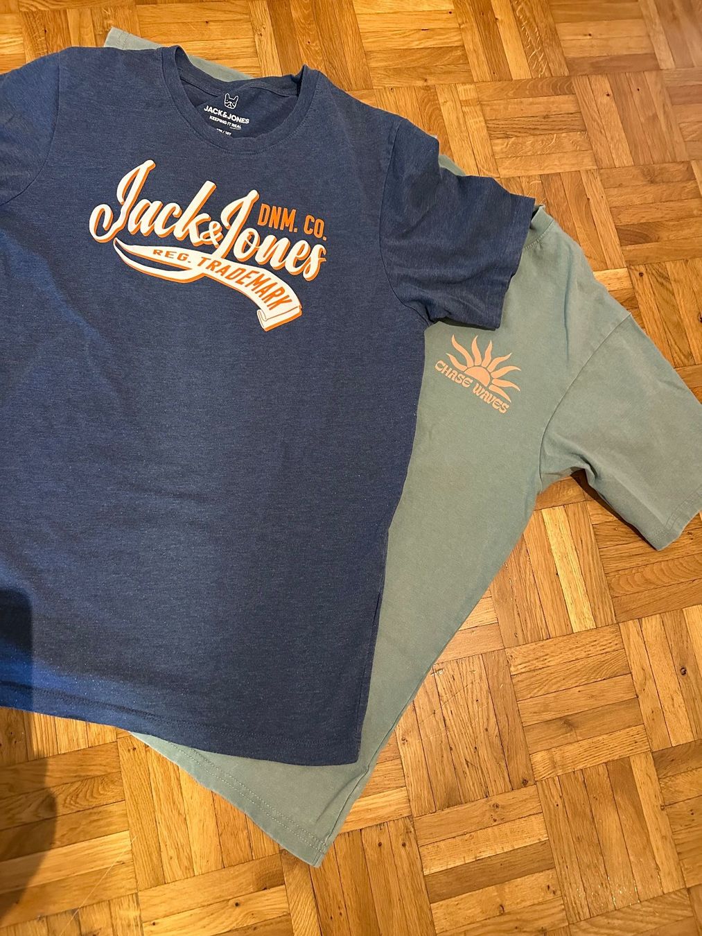 Camicie, T-shirt & Polo: 2 T-Shirts, Gr. 176 und Gr. 152 – Usato da Winkel venduto da Tatanof 2