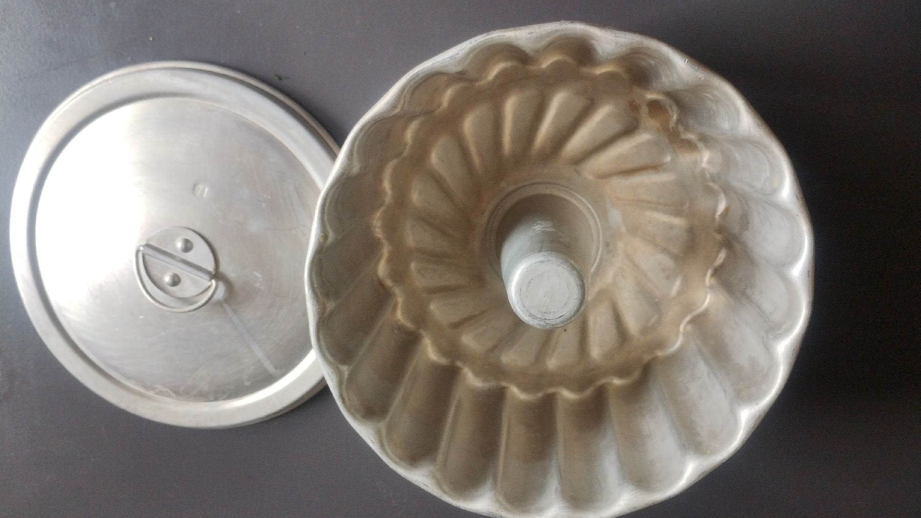 Moules à gâteaux: Alte Backform  Alu 16cm – D'occasion à Schiers par bak007 1