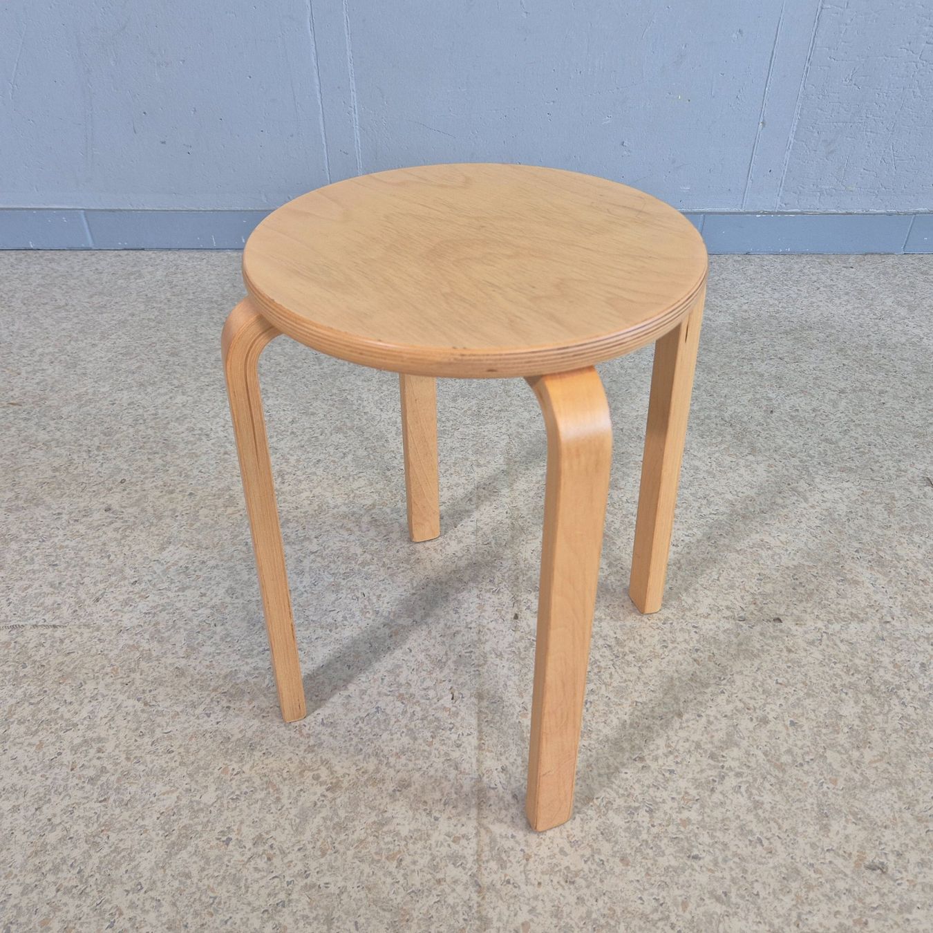 Ikea Sgabelli: Frosta Style Stool Hocker Stapelhocker Style Alvar Aalto – Usato da Nottwil venduto da Wondewa-Shop 3