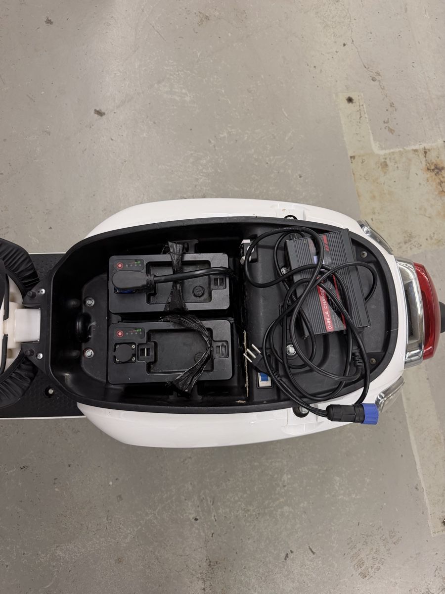 Scooters: E-Roller E-Scooter SunRa Crystal 2 Mit 2 Batterien Akku – Gebraucht aus Zürich von jul_tr2c 3