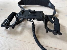 Regiemonitor (Halterung) 8Sinn + V-Mount Battery Plate