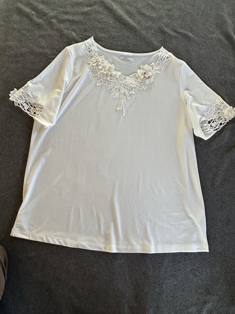 T-shirt: T-Shirt Grösse 44/46 – Usato da Lengnau AG venduto da Mefari 1